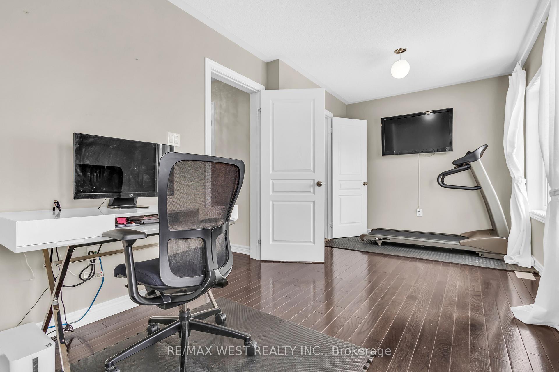 Photo 27 of 107 Barons Street E, Vaughan, Kleinburg — HOMEH