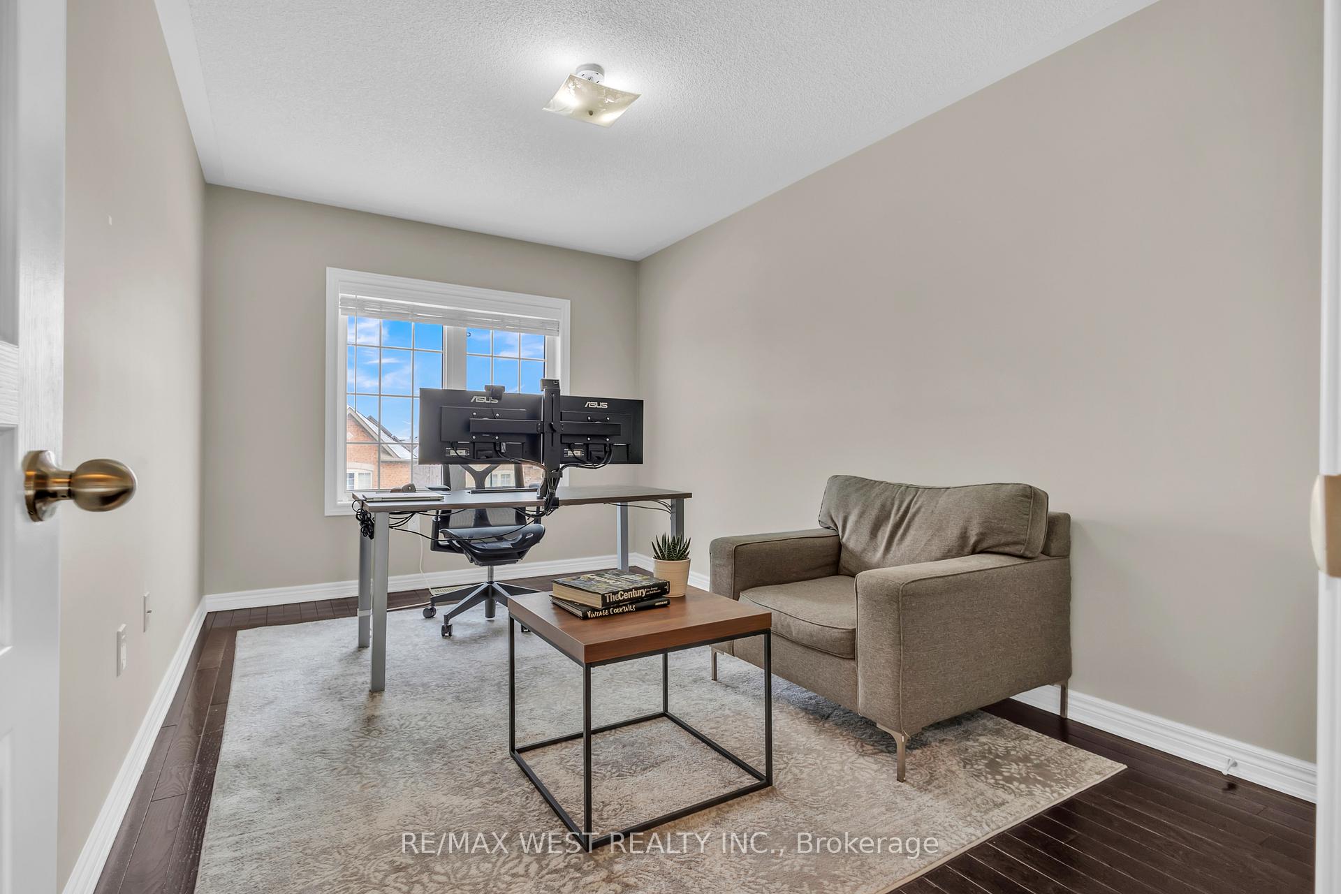 Photo 29 of 107 Barons Street E, Vaughan, Kleinburg — HOMEH