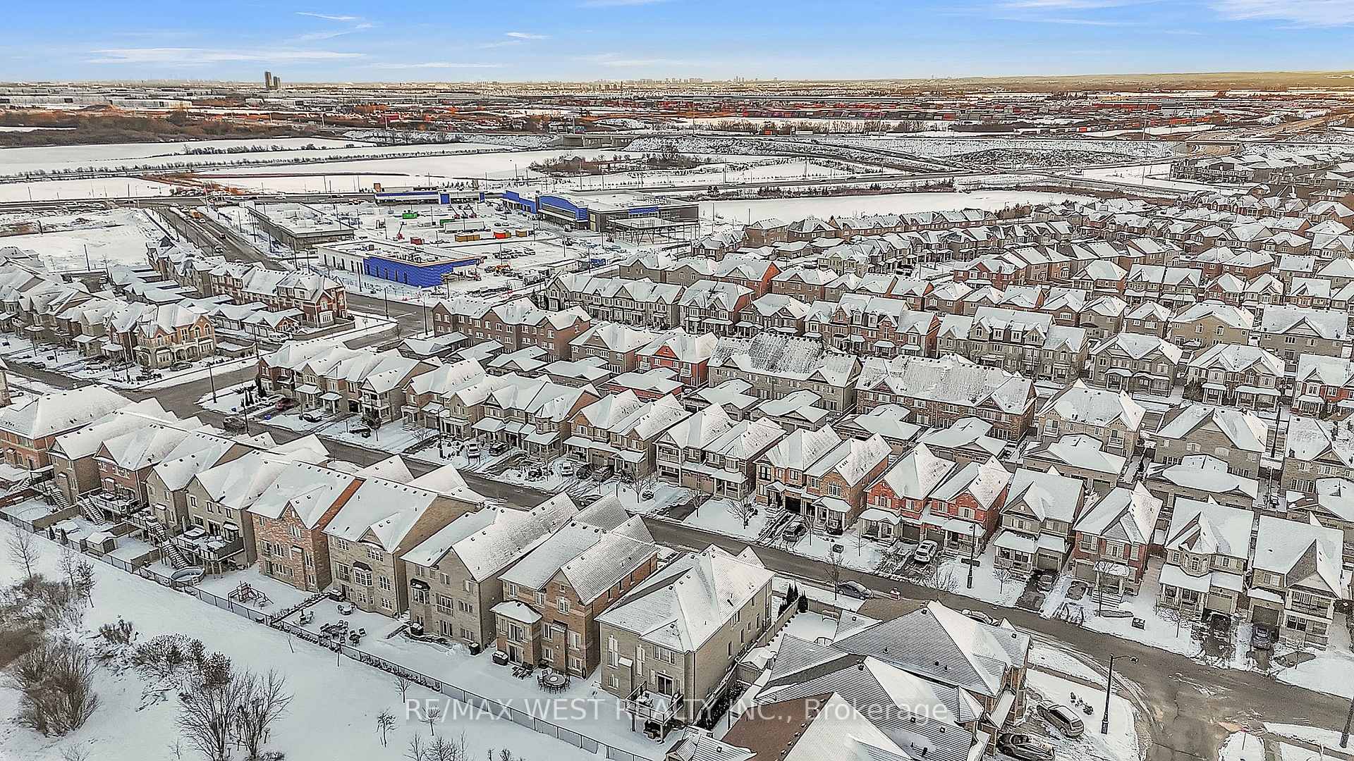 Photo 38 of 107 Barons Street E, Vaughan, Kleinburg — HOMEH