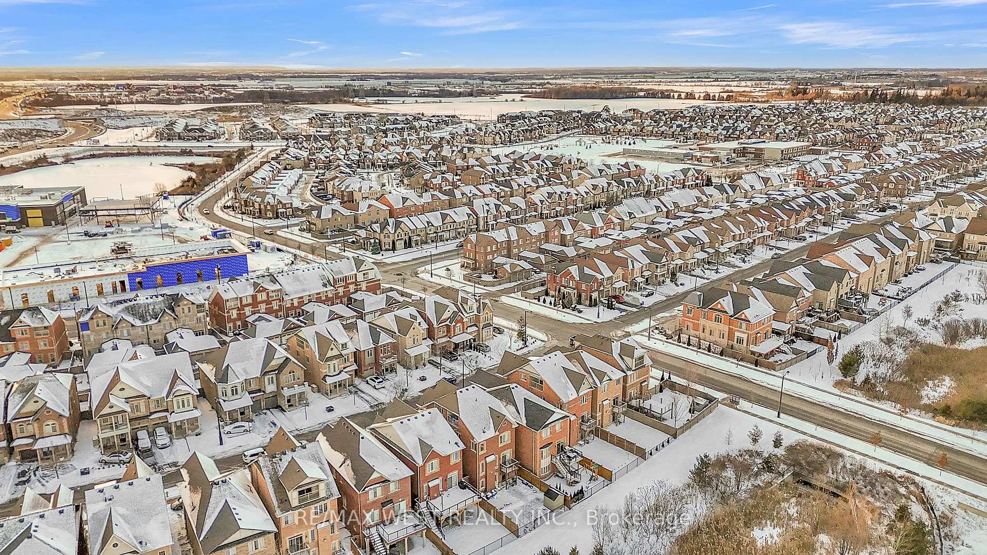 Photo 40 of 107 Barons Street E, Vaughan, Kleinburg — HOMEH