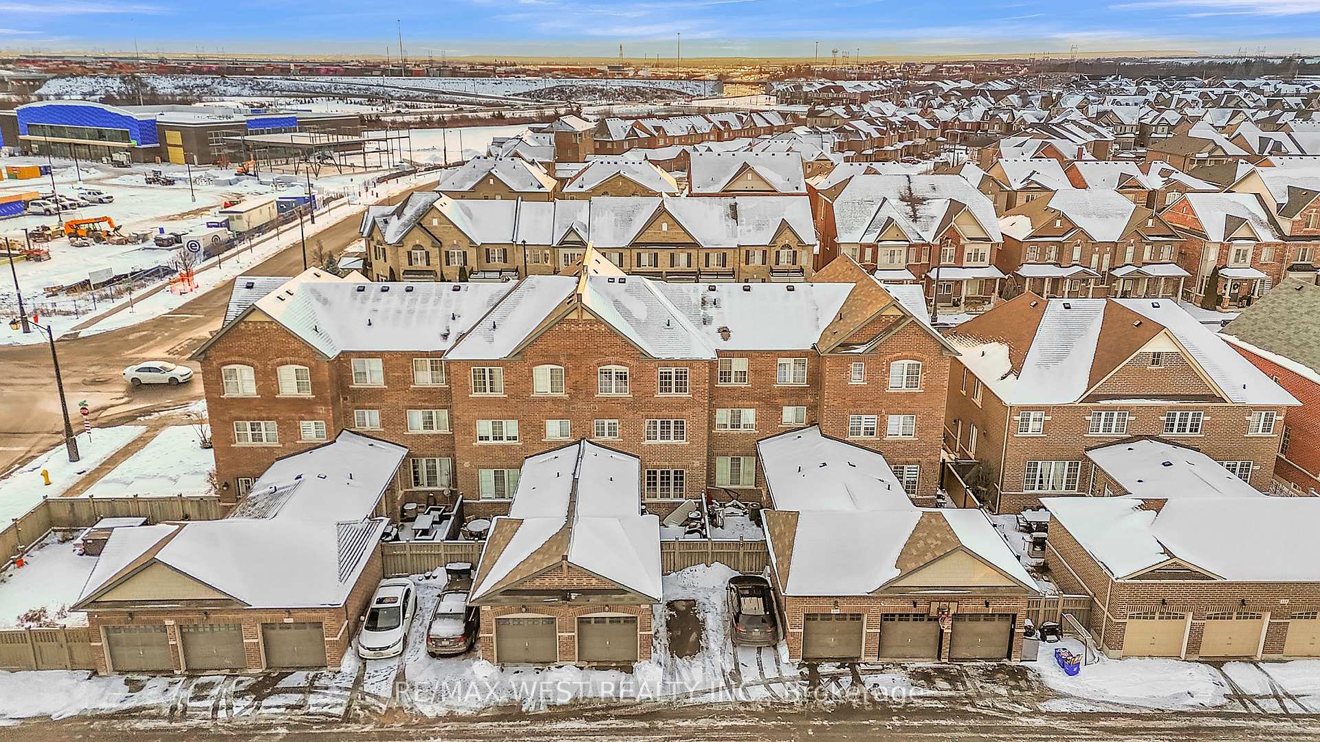 Photo 39 of 107 Barons Street E, Vaughan, Kleinburg — HOMEH