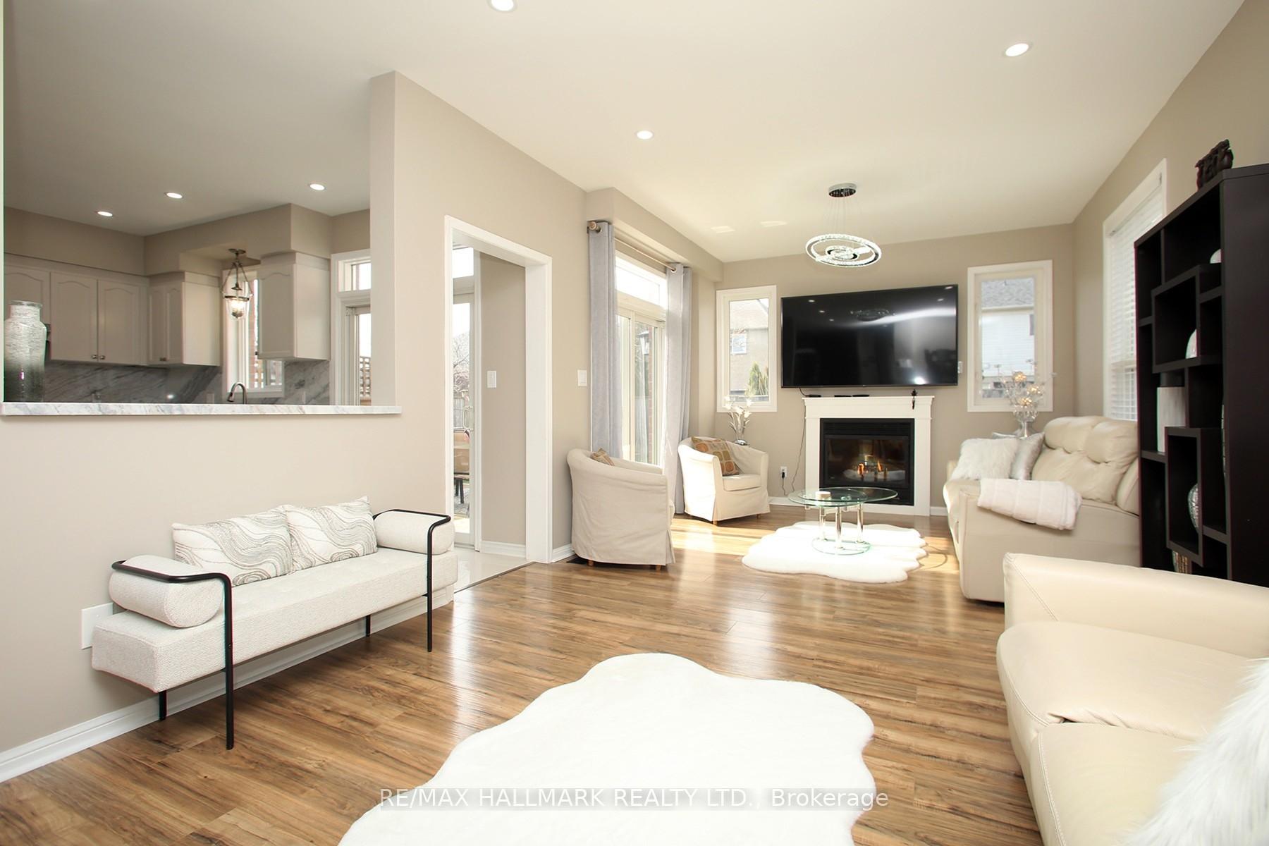 Photo 3 of 53 Russell Barton Lane, Uxbridge — HOMEH