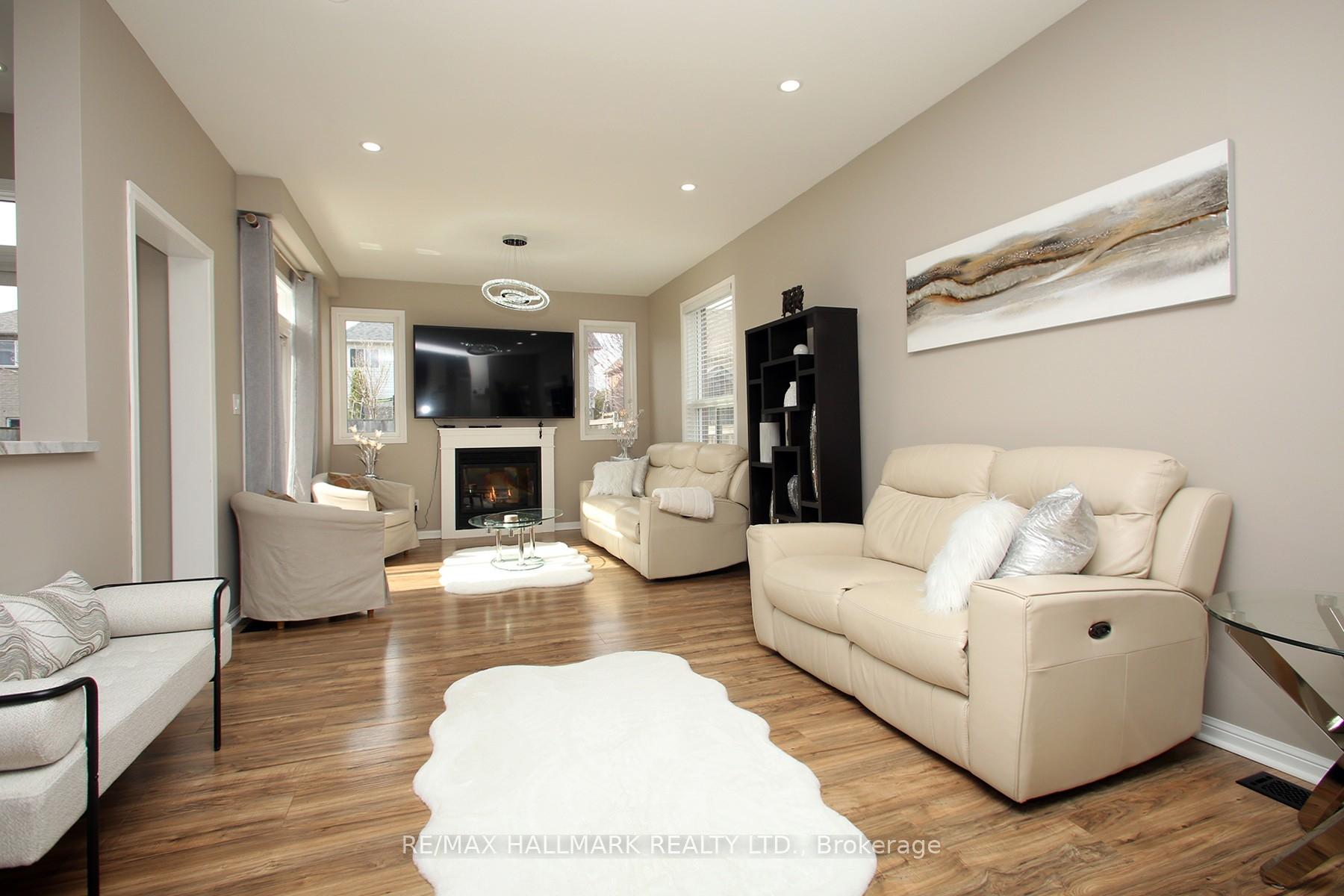Photo 7 of 53 Russell Barton Lane, Uxbridge — HOMEH