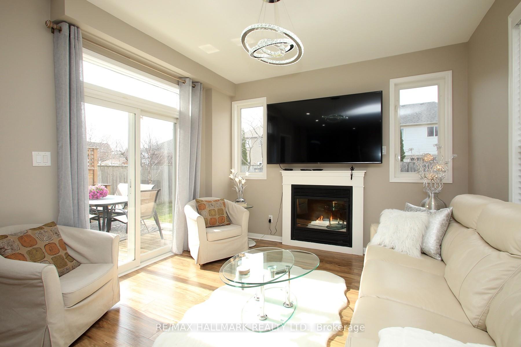 Photo 5 of 53 Russell Barton Lane, Uxbridge — HOMEH
