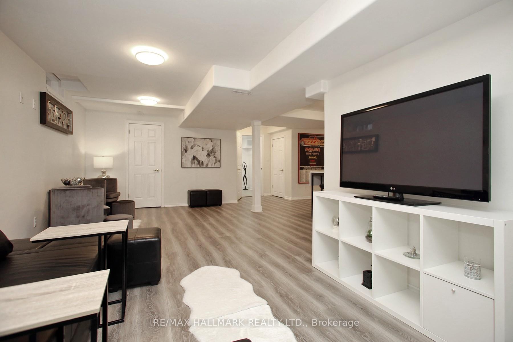 Photo 24 of 53 Russell Barton Lane, Uxbridge — HOMEH
