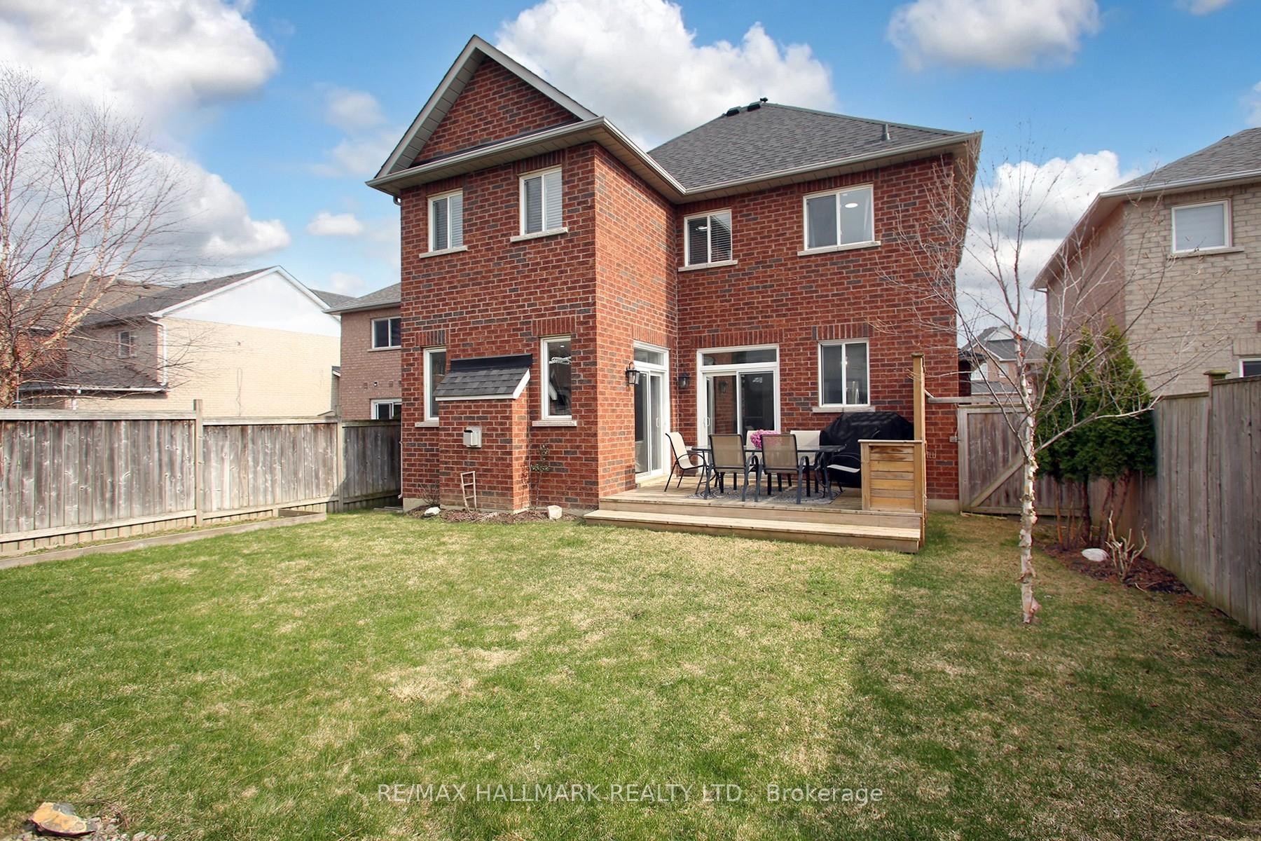 Photo 28 of 53 Russell Barton Lane, Uxbridge — HOMEH