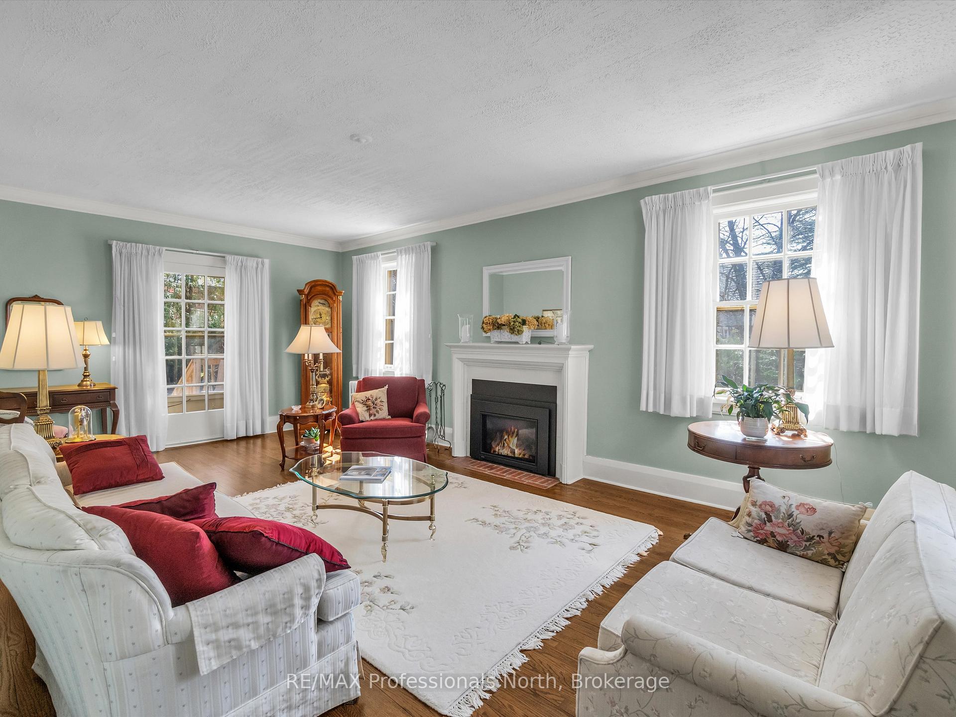 Photo 3 of 123 John Street, Bracebridge, Muskoka (N) — HOMEH