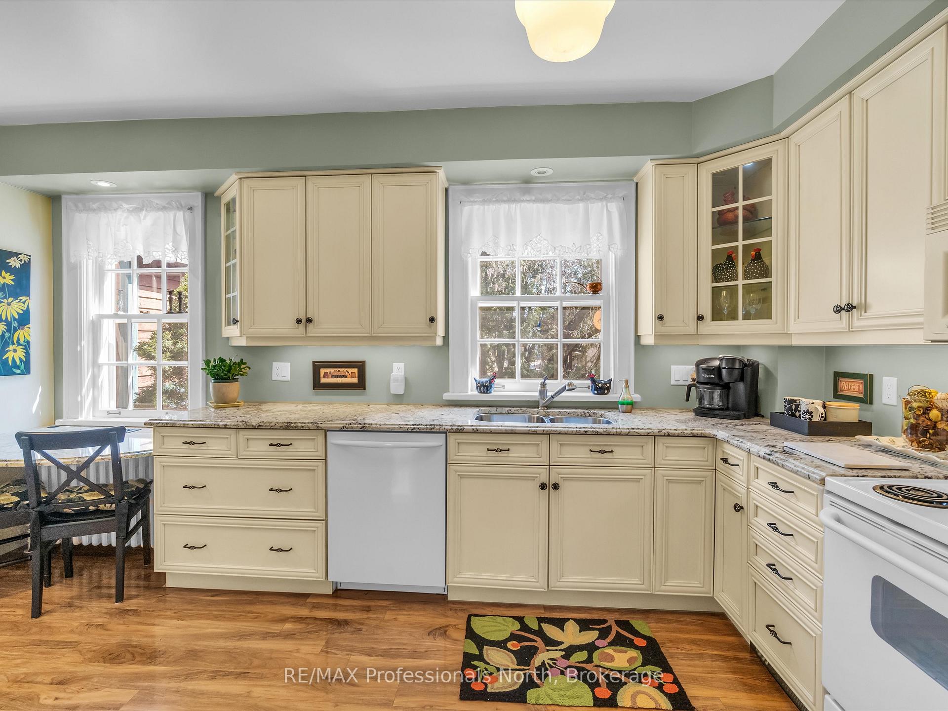 Photo 8 of 123 John Street, Bracebridge, Muskoka (N) — HOMEH