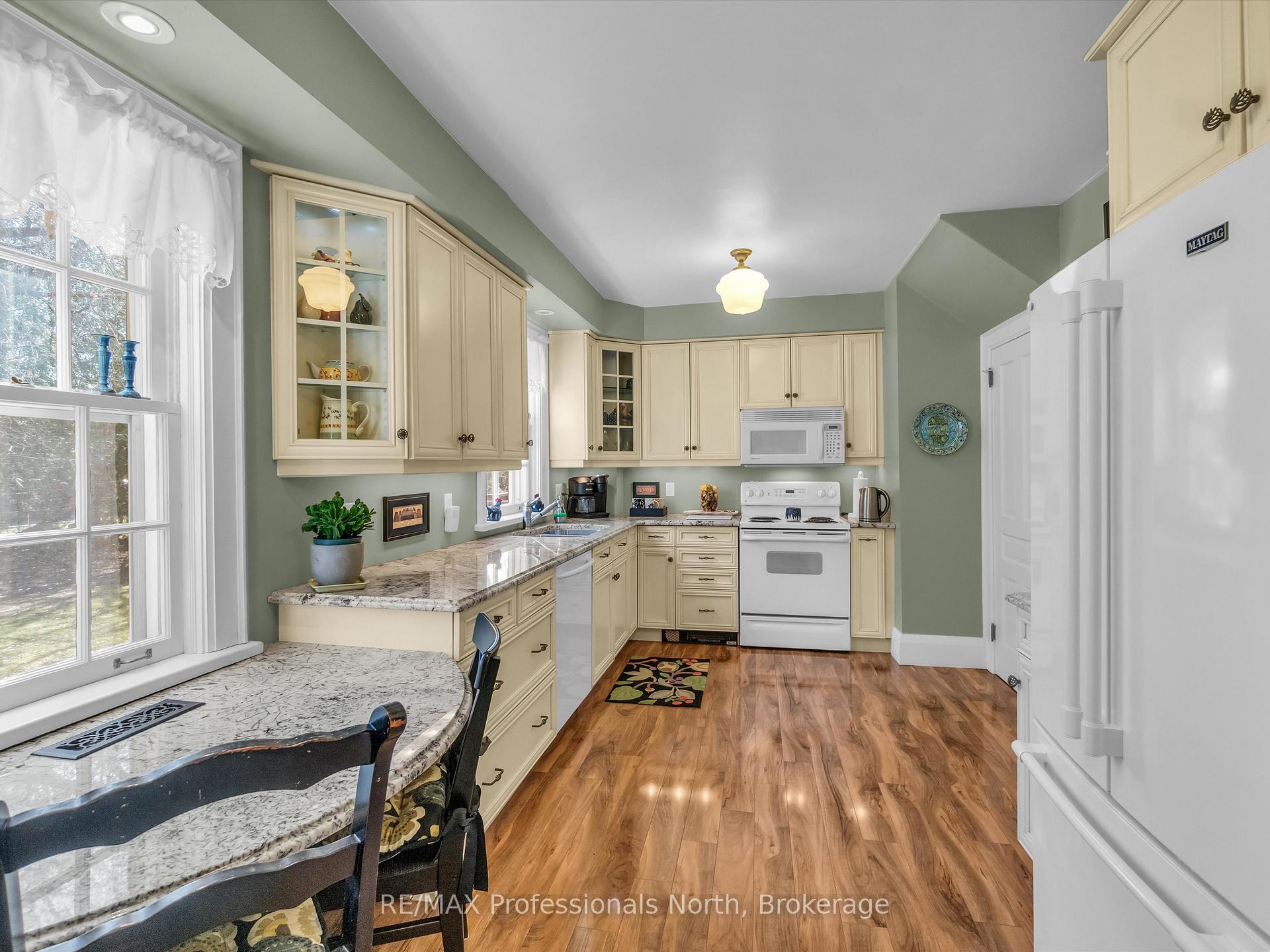 Photo 11 of 123 John Street, Bracebridge, Muskoka (N) — HOMEH