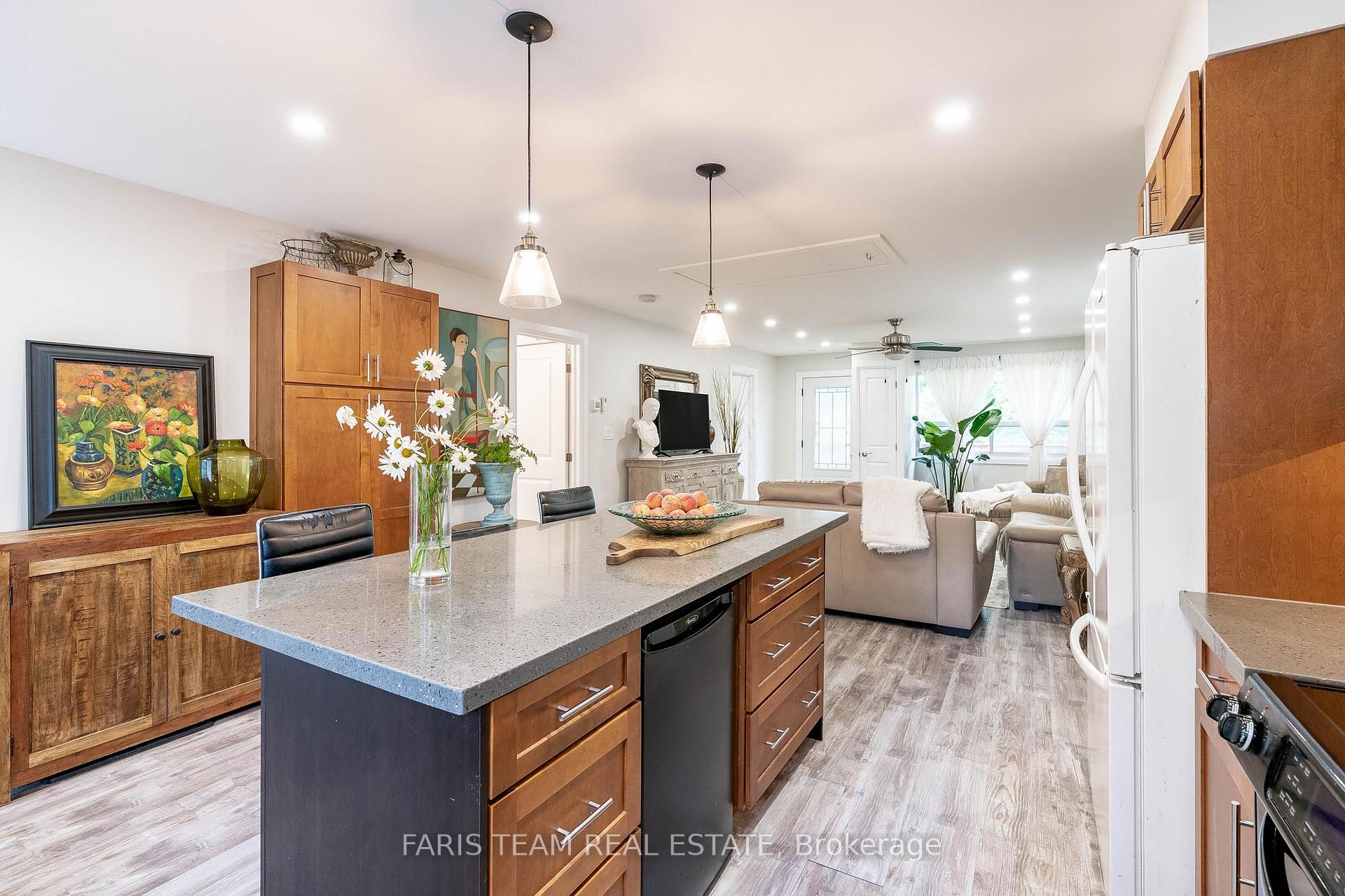 Photo 8 of 882 Kennedy Road, Innisfil, Alcona — HOMEH