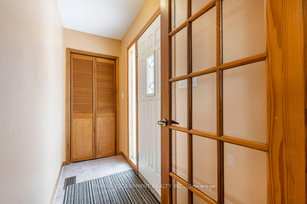 Photo 9 of 130 Queen Victoria Drive, Hamilton, Quinndale — HOMEH