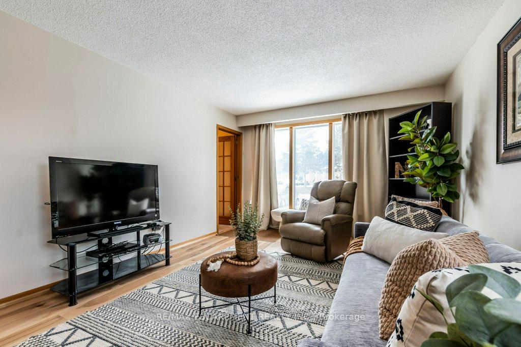 Photo 39 of 130 Queen Victoria Drive, Hamilton, Quinndale — HOMEH