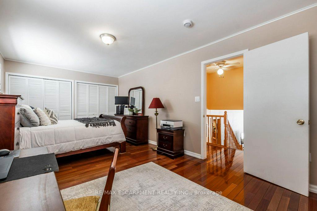 Photo 3 of 130 Queen Victoria Drive, Hamilton, Quinndale — HOMEH