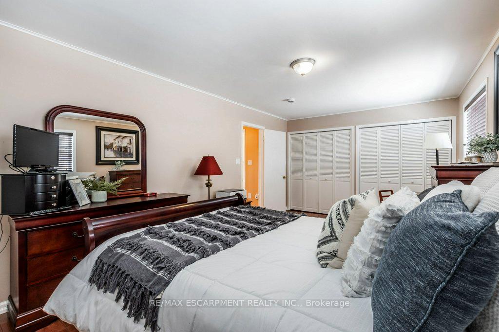 Photo 4 of 130 Queen Victoria Drive, Hamilton, Quinndale — HOMEH