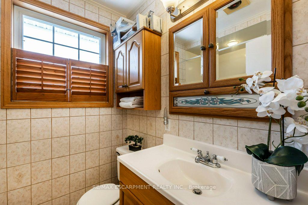 Photo 36 of 130 Queen Victoria Drive, Hamilton, Quinndale — HOMEH