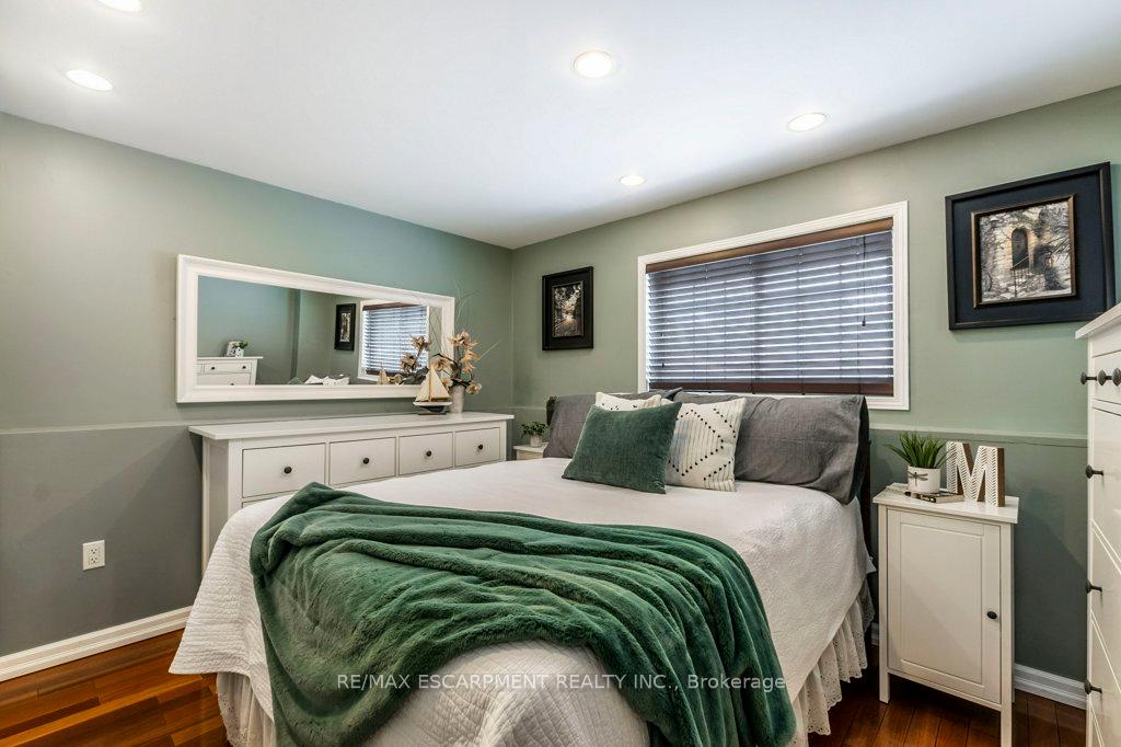 Photo 14 of 130 Queen Victoria Drive, Hamilton, Quinndale — HOMEH
