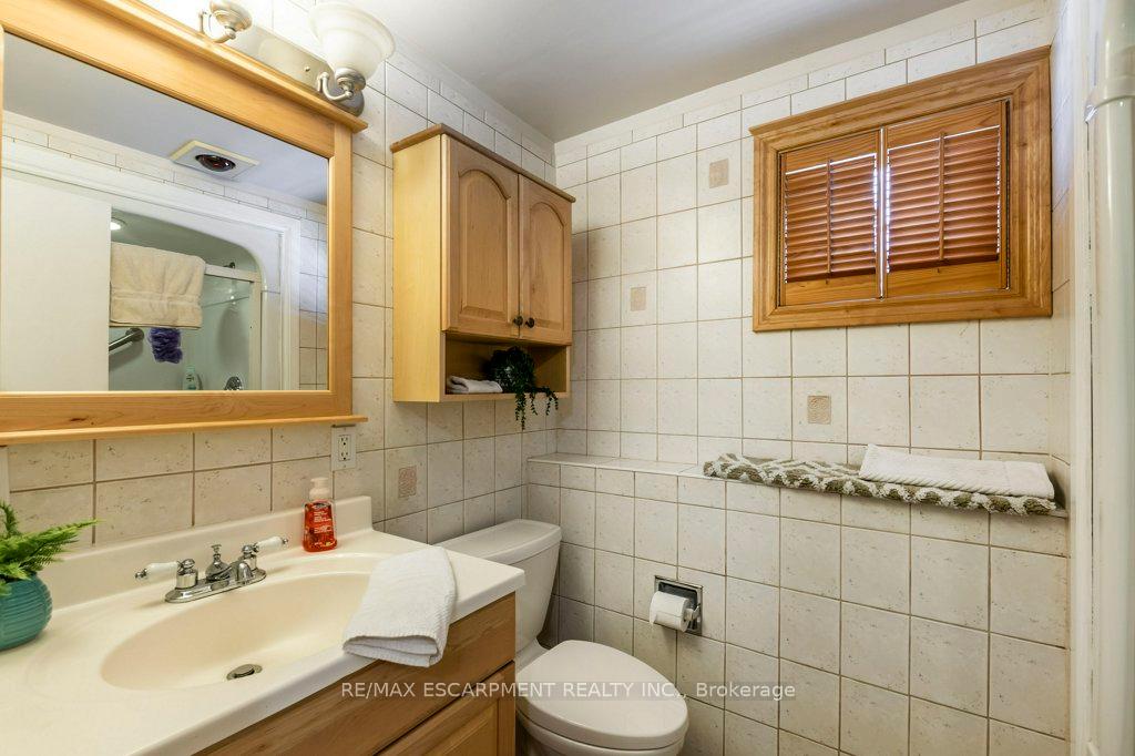 Photo 17 of 130 Queen Victoria Drive, Hamilton, Quinndale — HOMEH