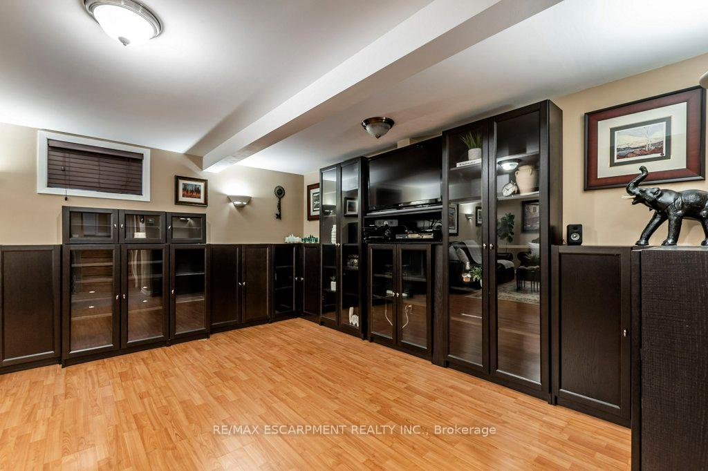 Photo 20 of 130 Queen Victoria Drive, Hamilton, Quinndale — HOMEH