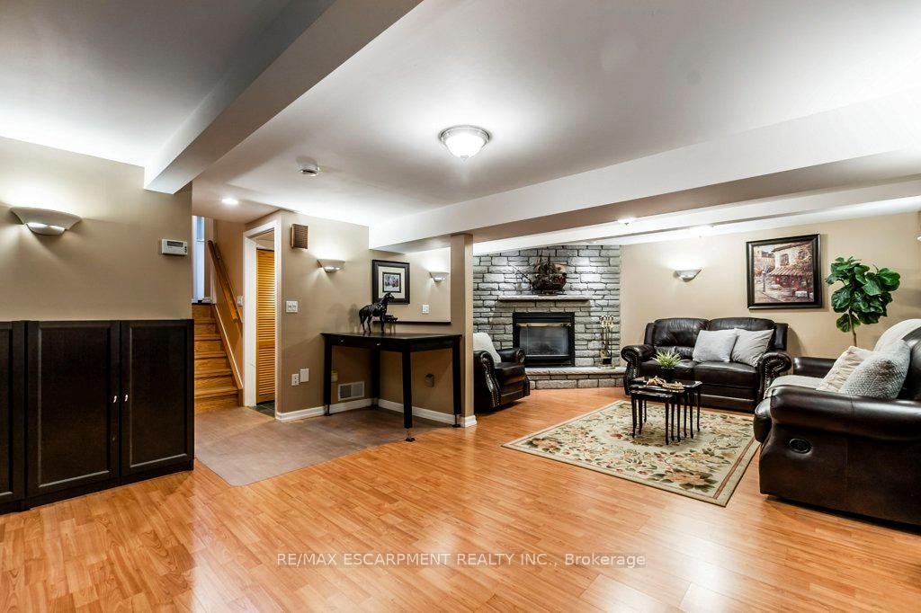 Photo 26 of 130 Queen Victoria Drive, Hamilton, Quinndale — HOMEH
