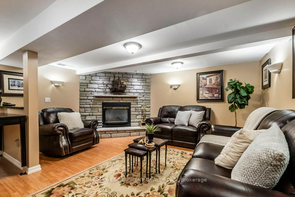 Photo 37 of 130 Queen Victoria Drive, Hamilton, Quinndale — HOMEH