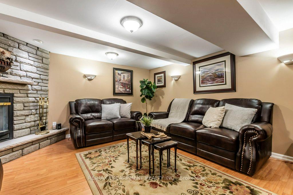 Photo 40 of 130 Queen Victoria Drive, Hamilton, Quinndale — HOMEH