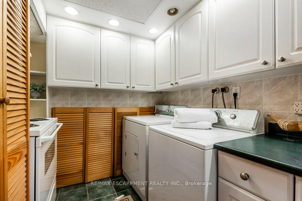 Photo 38 of 130 Queen Victoria Drive, Hamilton, Quinndale — HOMEH