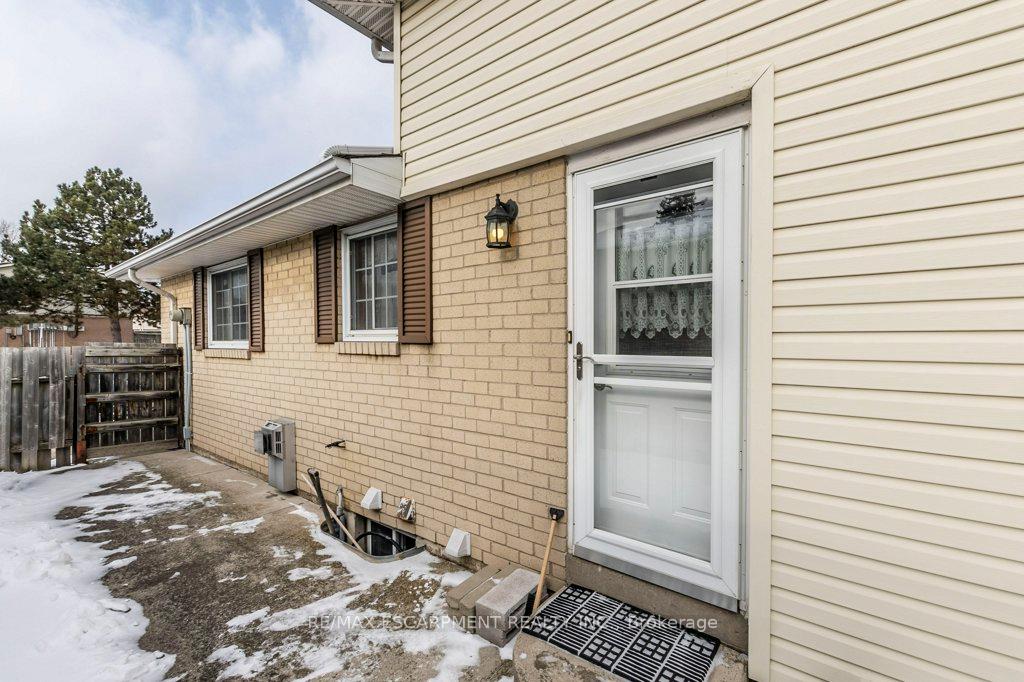 Photo 35 of 130 Queen Victoria Drive, Hamilton, Quinndale — HOMEH