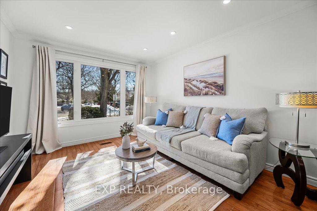 Photo 12 of 27 Parkway Place, Hamilton, Dundas — HOMEH