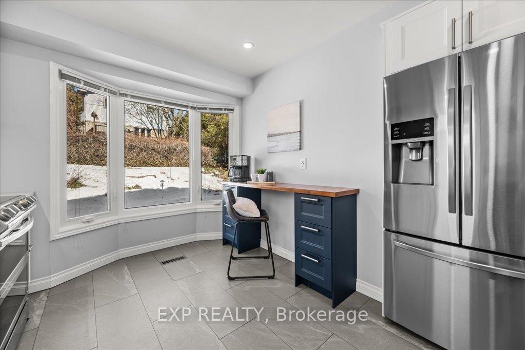 Photo 6 of 27 Parkway Place, Hamilton, Dundas — HOMEH