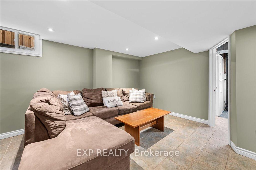 Photo 27 of 27 Parkway Place, Hamilton, Dundas — HOMEH