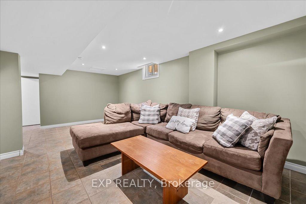 Photo 29 of 27 Parkway Place, Hamilton, Dundas — HOMEH