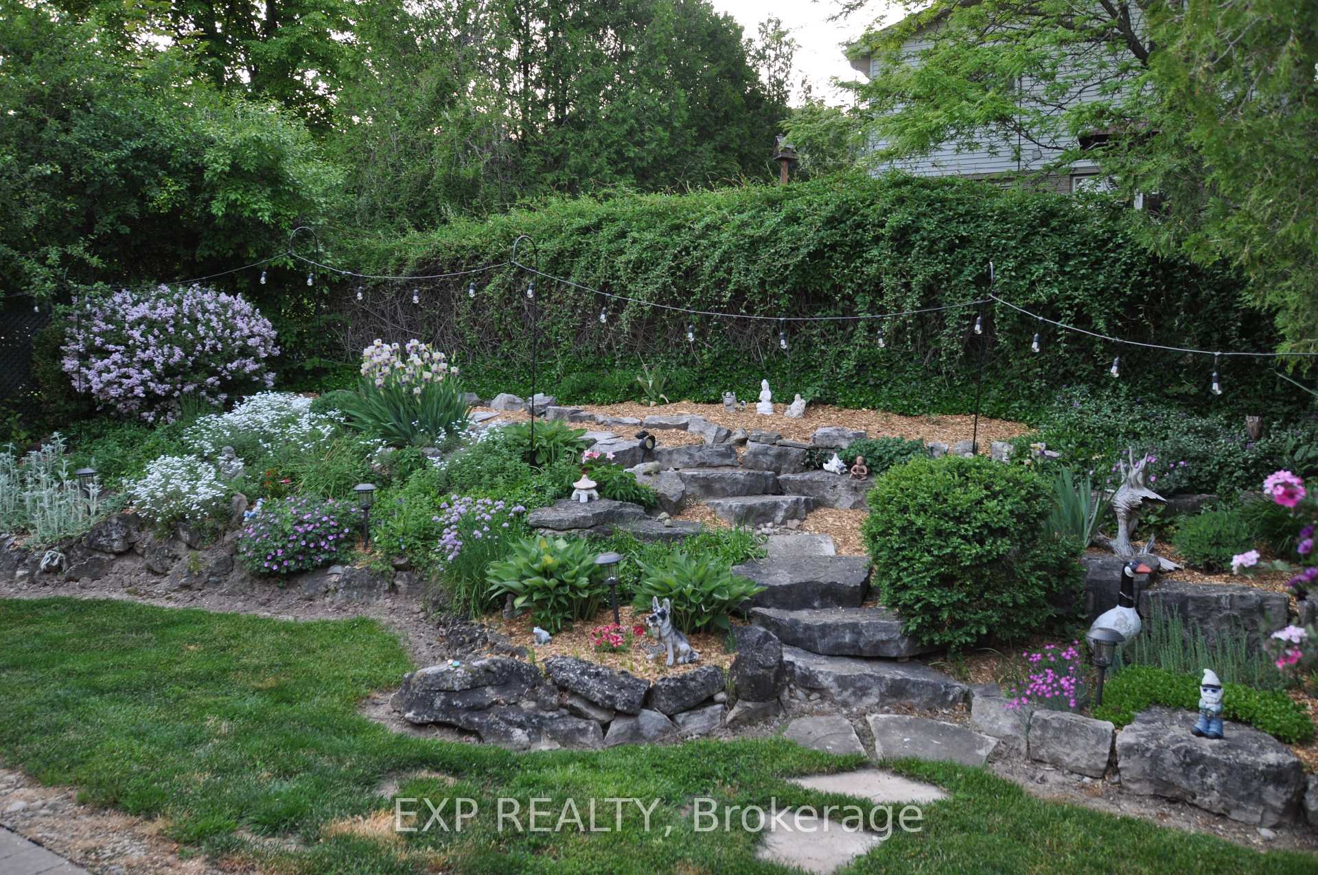 Photo 49 of 27 Parkway Place, Hamilton, Dundas — HOMEH