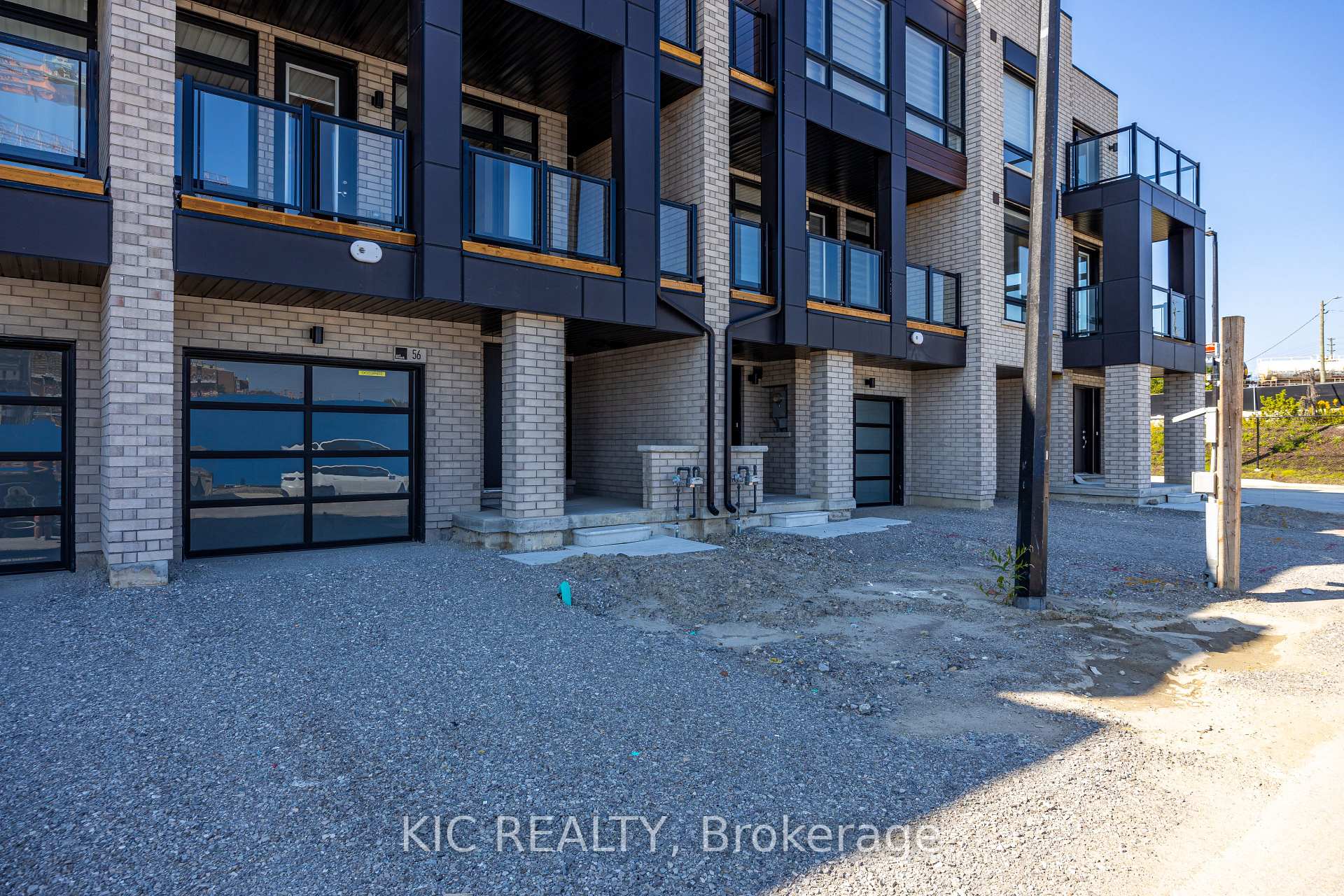 Photo 29 of 56 Dandara Gate, Vaughan, Steeles West Industrial — HOMEH