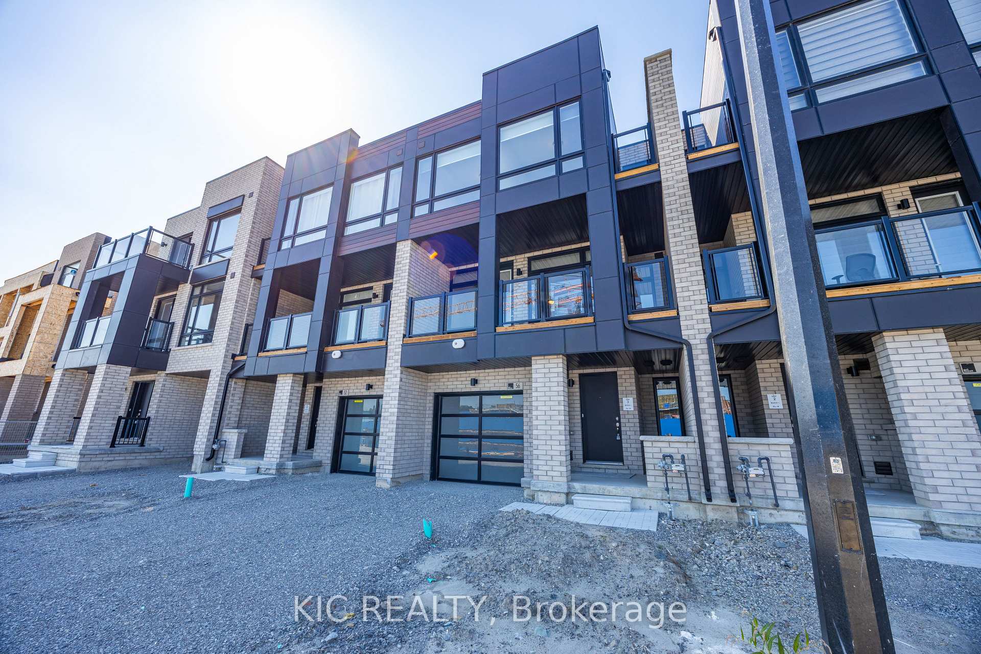 Photo 12 of 56 Dandara Gate, Vaughan, Steeles West Industrial — HOMEH