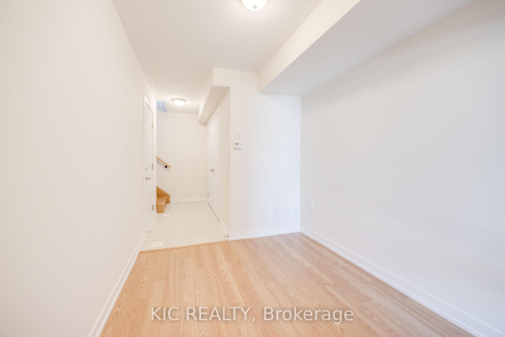 Photo 22 of 56 Dandara Gate, Vaughan, Steeles West Industrial — HOMEH
