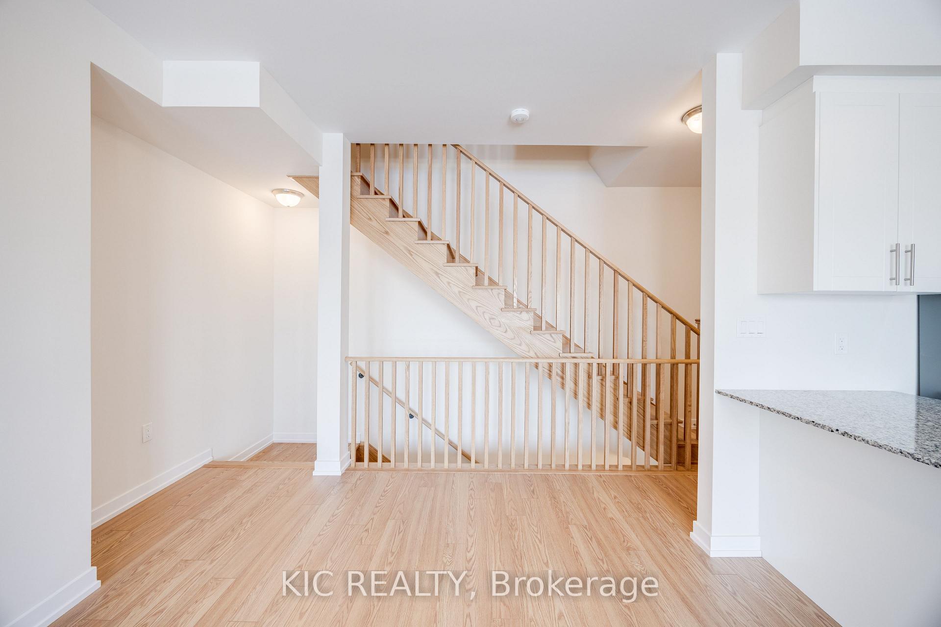 Photo 14 of 56 Dandara Gate, Vaughan, Steeles West Industrial — HOMEH