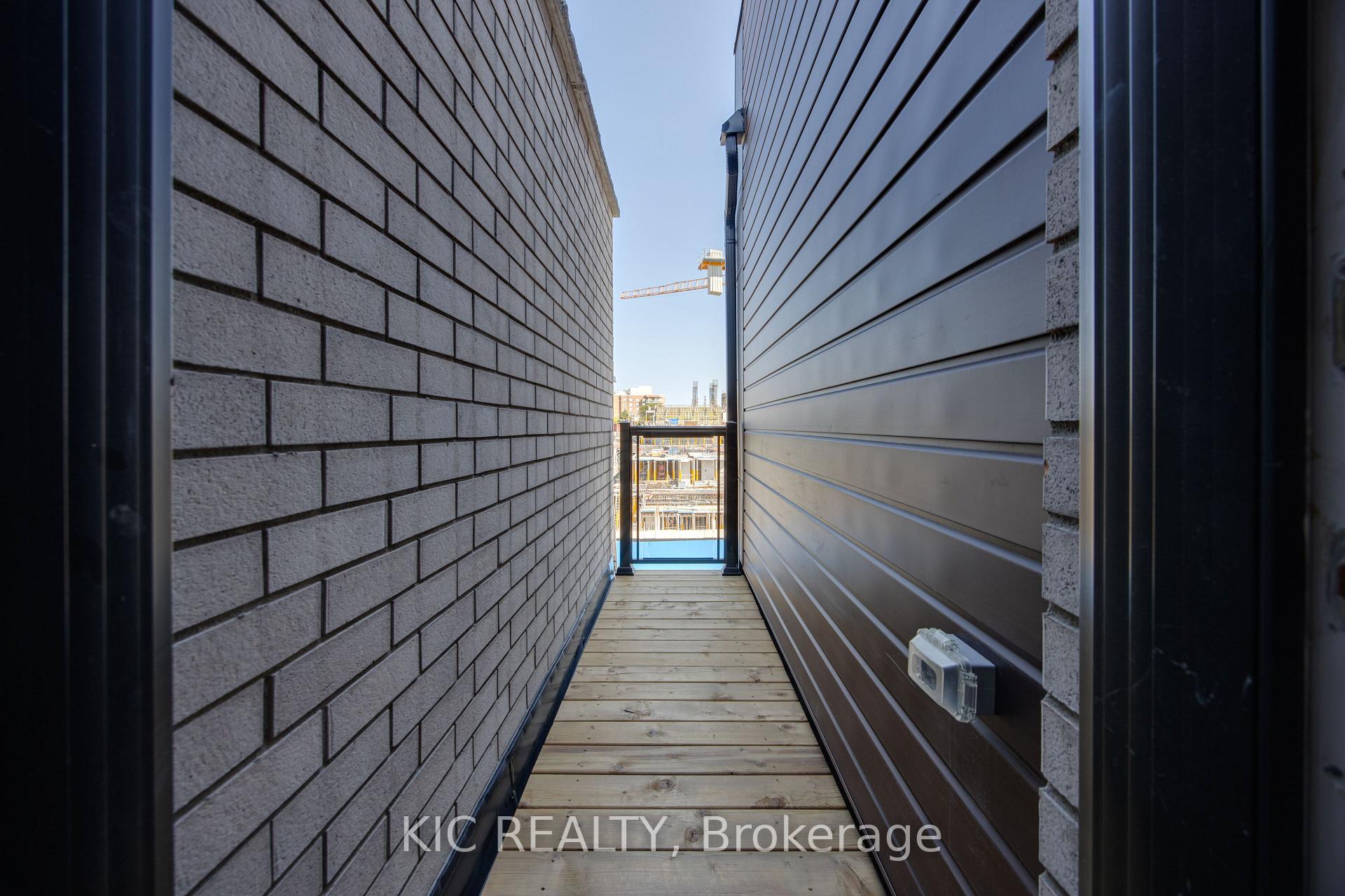 Photo 30 of 56 Dandara Gate, Vaughan, Steeles West Industrial — HOMEH