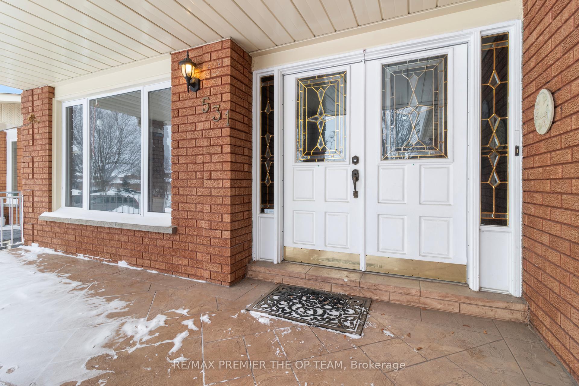 Photo 3 of 531 Forest Drive, Vaughan, West Woodbridge — HOMEH