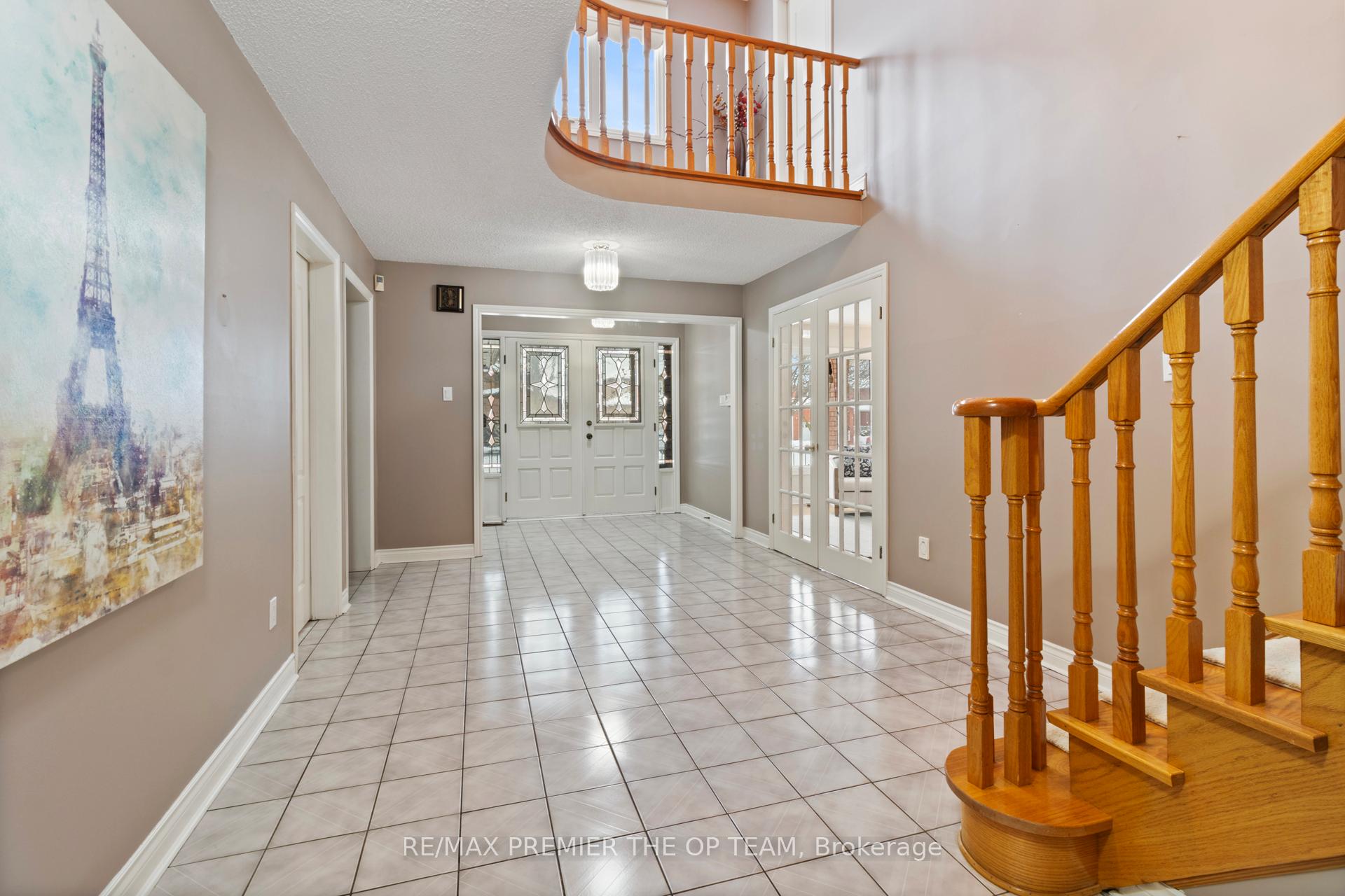 Photo 7 of 531 Forest Drive, Vaughan, West Woodbridge — HOMEH