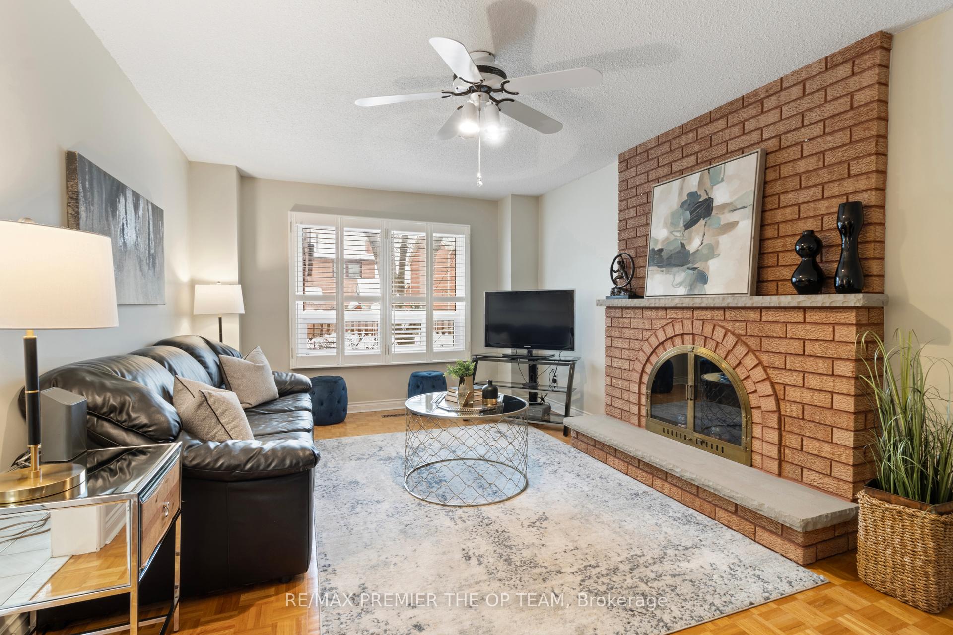Photo 8 of 531 Forest Drive, Vaughan, West Woodbridge — HOMEH