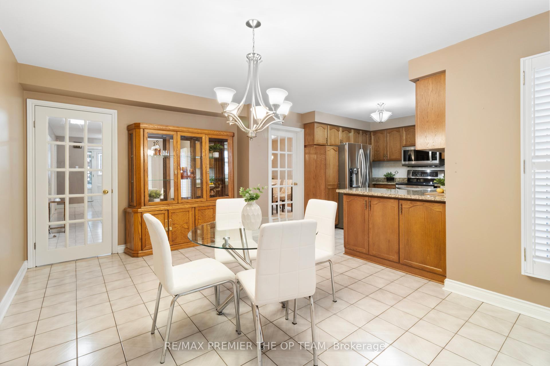 Photo 17 of 531 Forest Drive, Vaughan, West Woodbridge — HOMEH