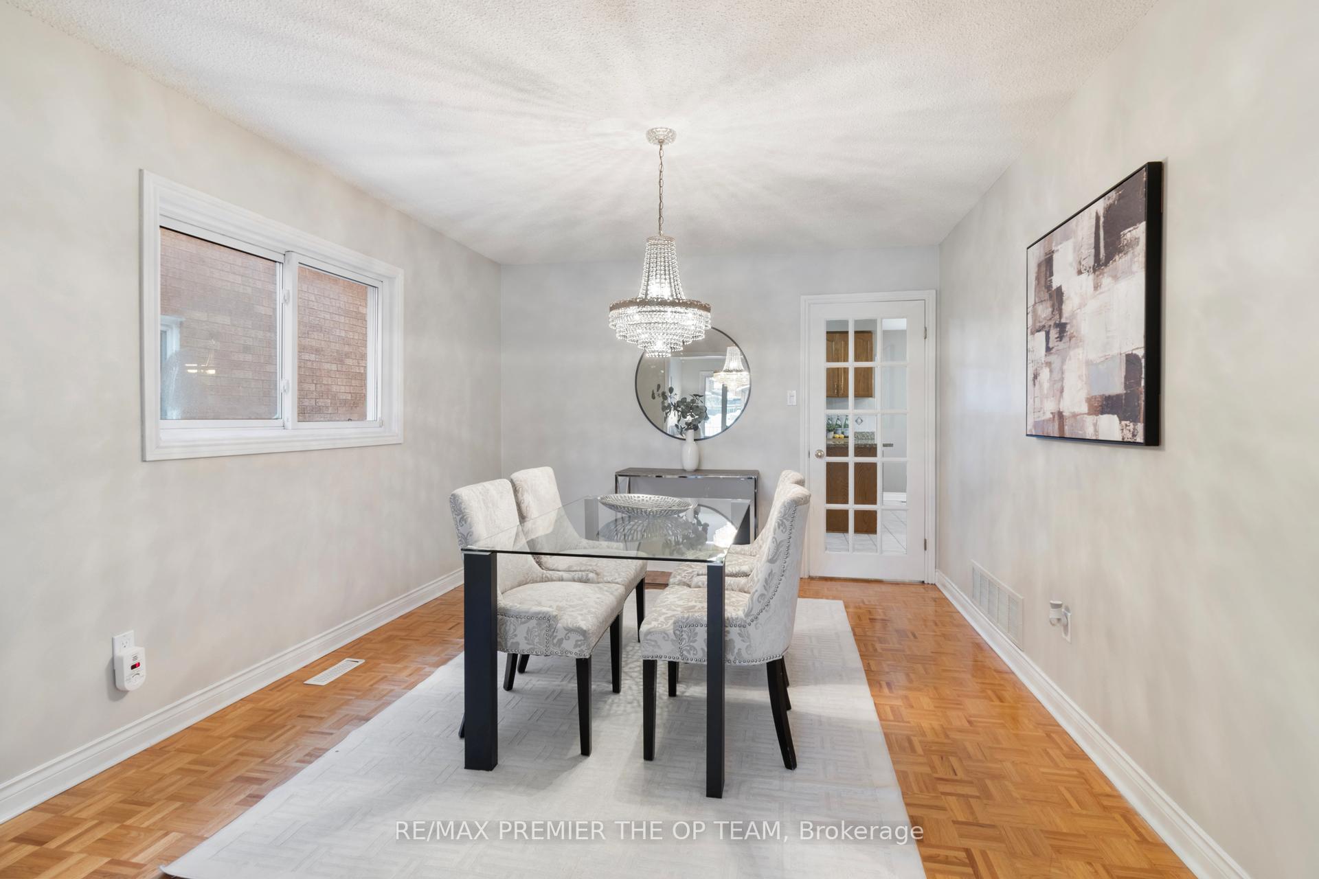 Photo 18 of 531 Forest Drive, Vaughan, West Woodbridge — HOMEH