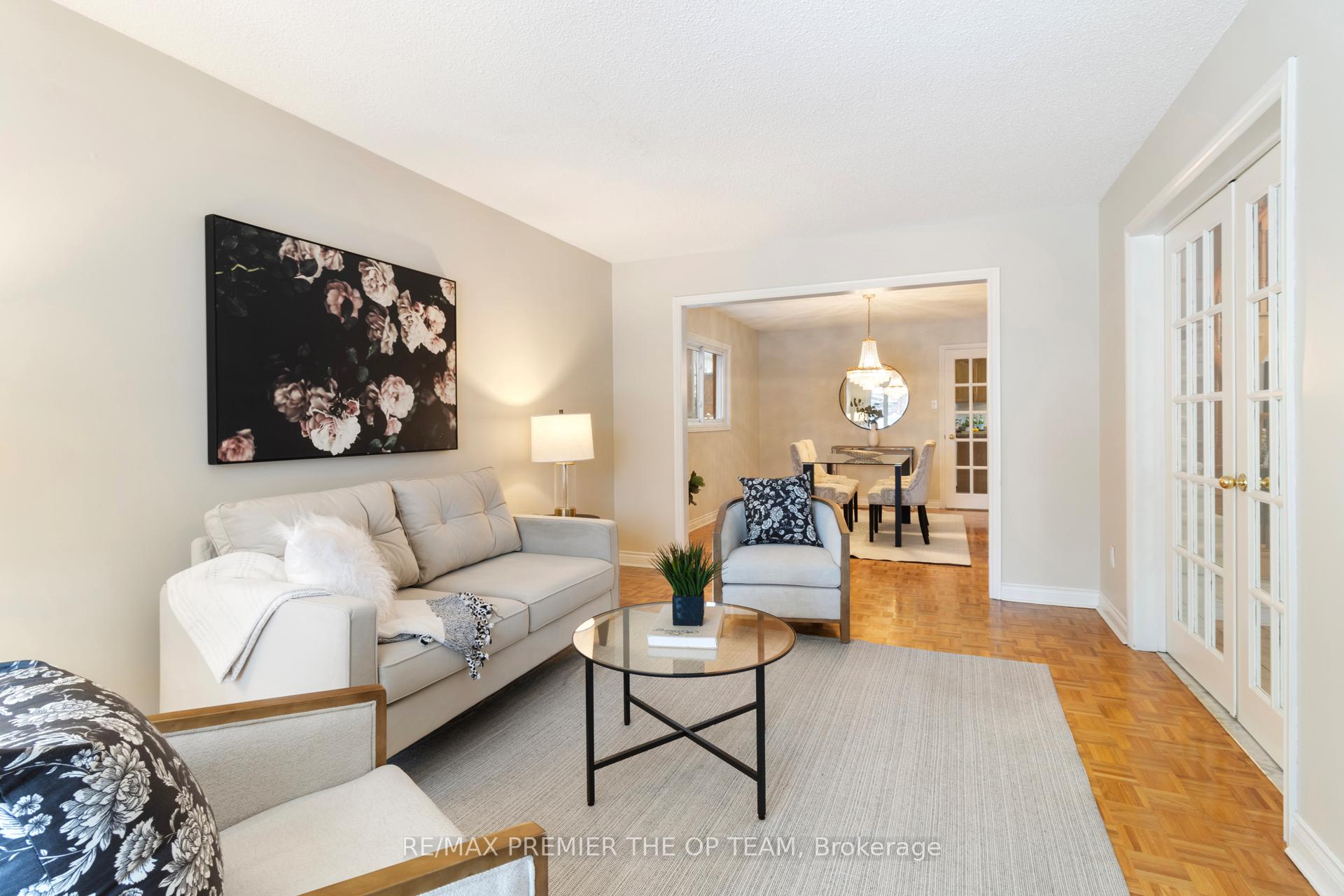 Photo 16 of 531 Forest Drive, Vaughan, West Woodbridge — HOMEH