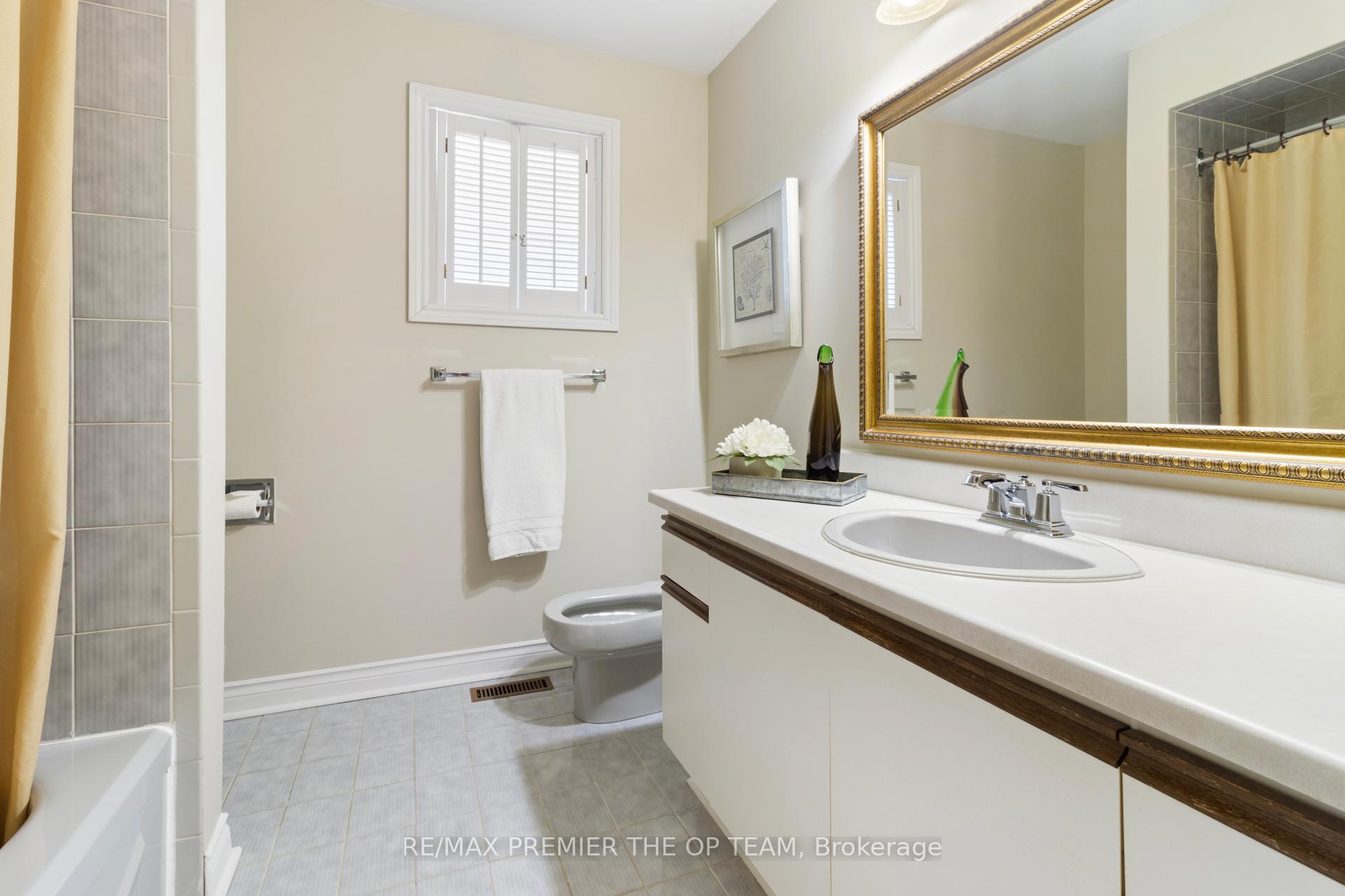 Photo 35 of 531 Forest Drive, Vaughan, West Woodbridge — HOMEH