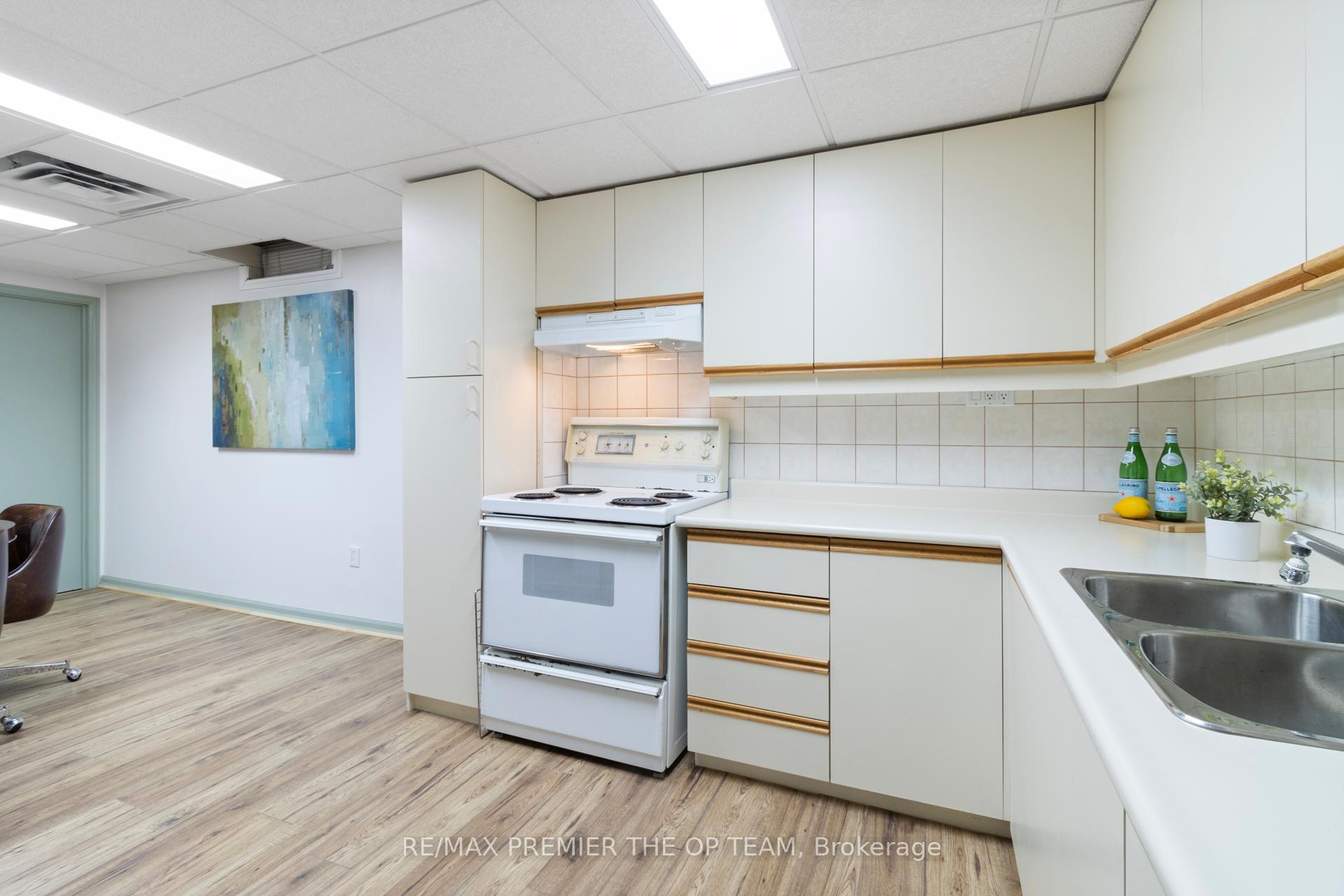 Photo 44 of 531 Forest Drive, Vaughan, West Woodbridge — HOMEH