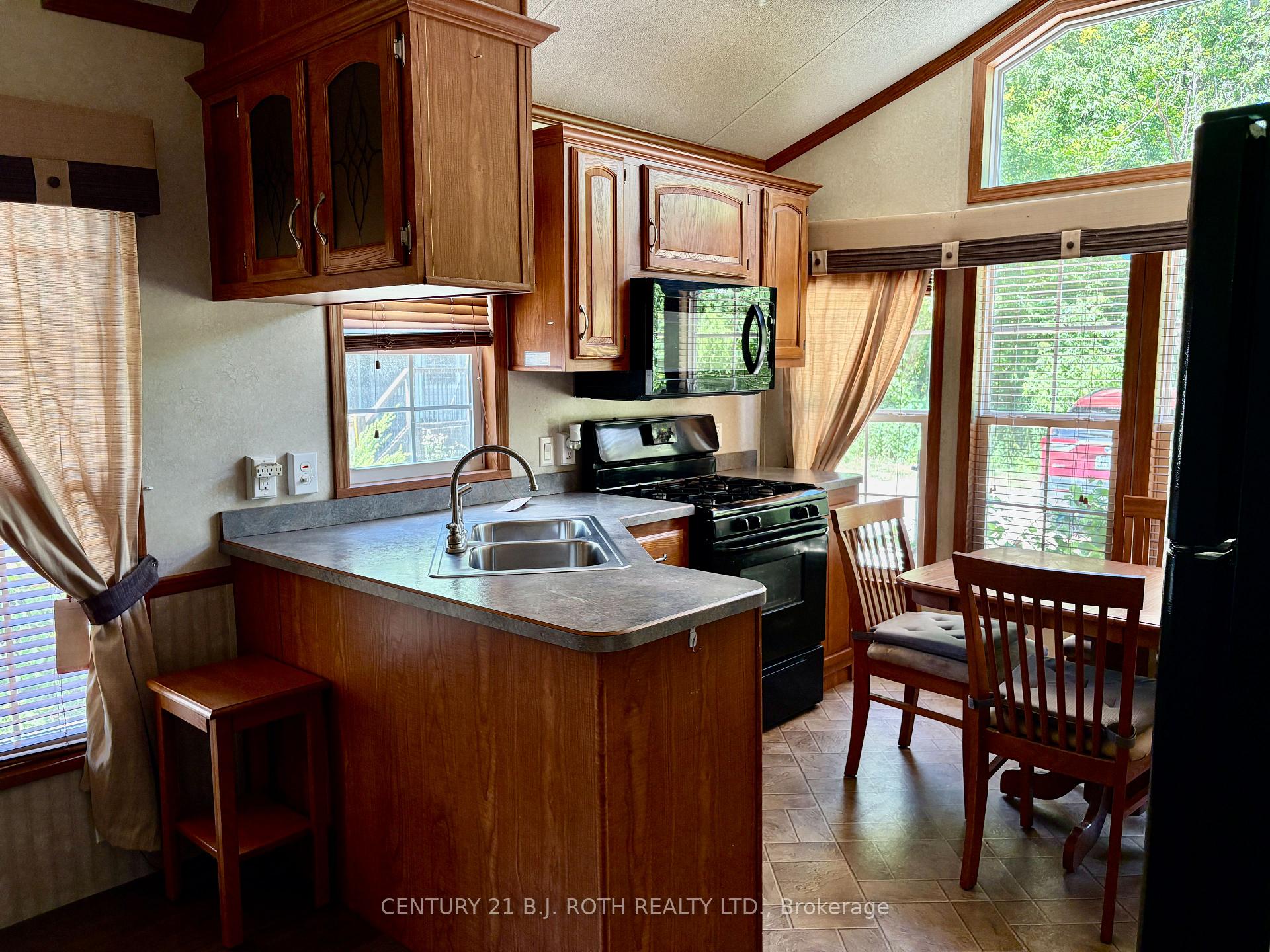 Photo 5 of Unit 48, 6047 89 Highway, New Tecumseth, Alliston — HOMEH