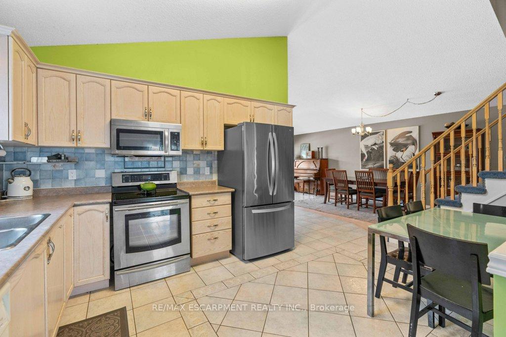 Photo 12 of 9 Bridgette Drive, Hamilton, Jerome — HOMEH