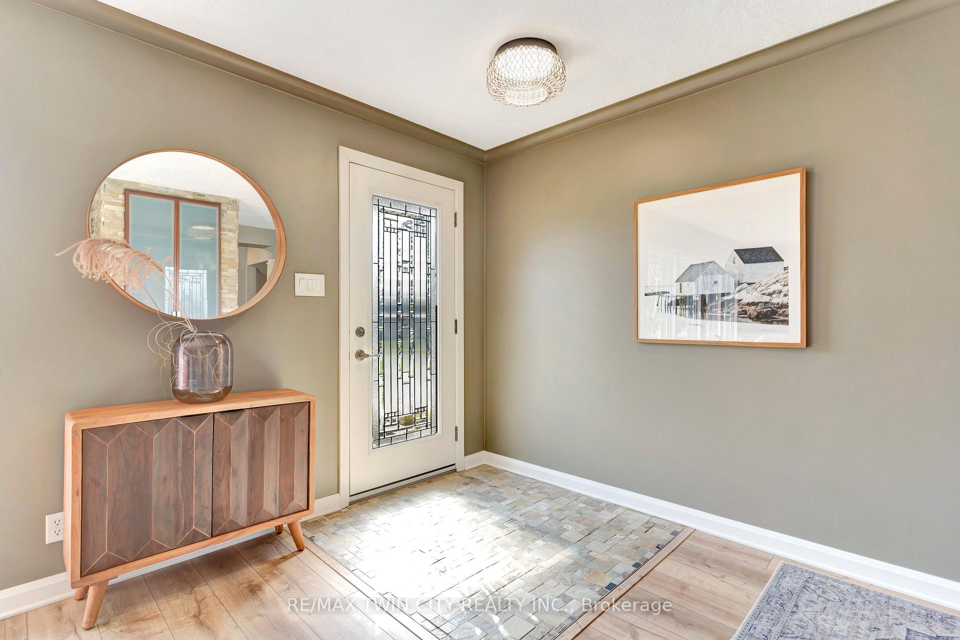 Photo 6 of 12 Farmbrook Place, Kitchener — HOMEH