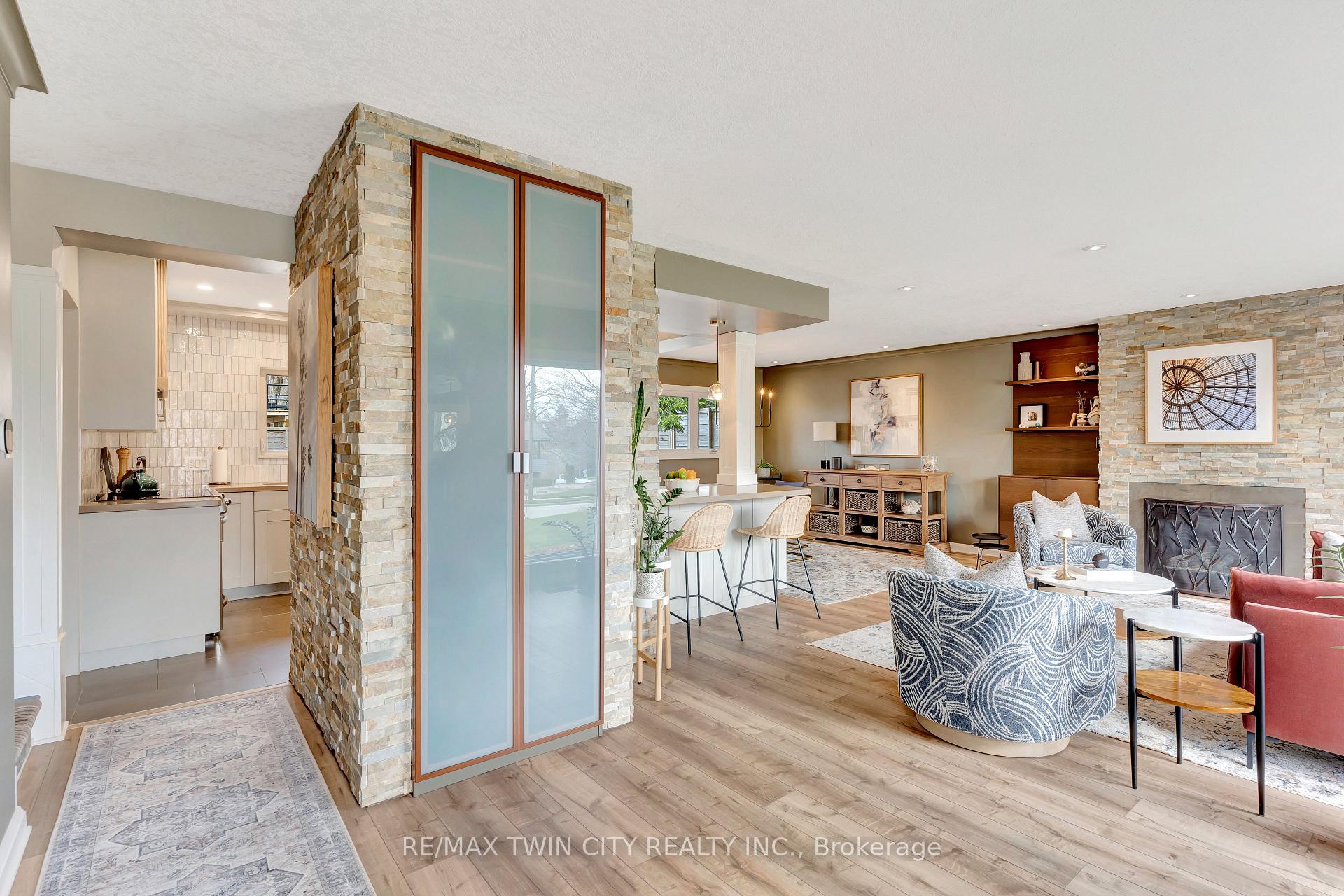 Photo 3 of 12 Farmbrook Place, Kitchener — HOMEH