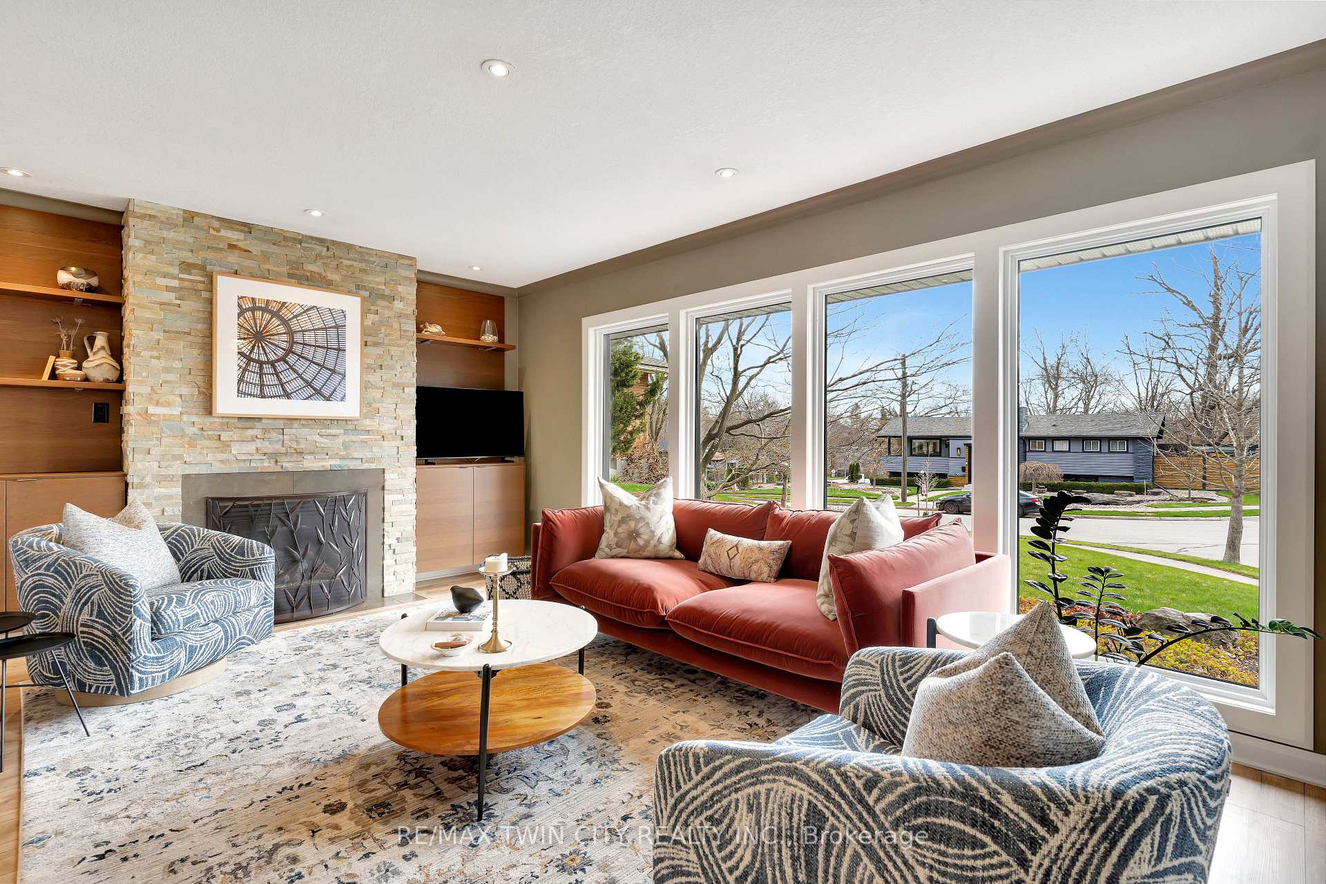 Photo 11 of 12 Farmbrook Place, Kitchener — HOMEH
